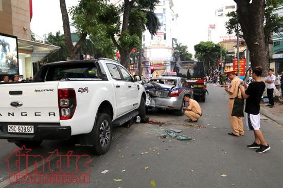 Hà Nội: Tai nạn liên hoàn giữa 4 xe ô tô trên phố Bà Triệu, 3 người bị thương ảnh 2